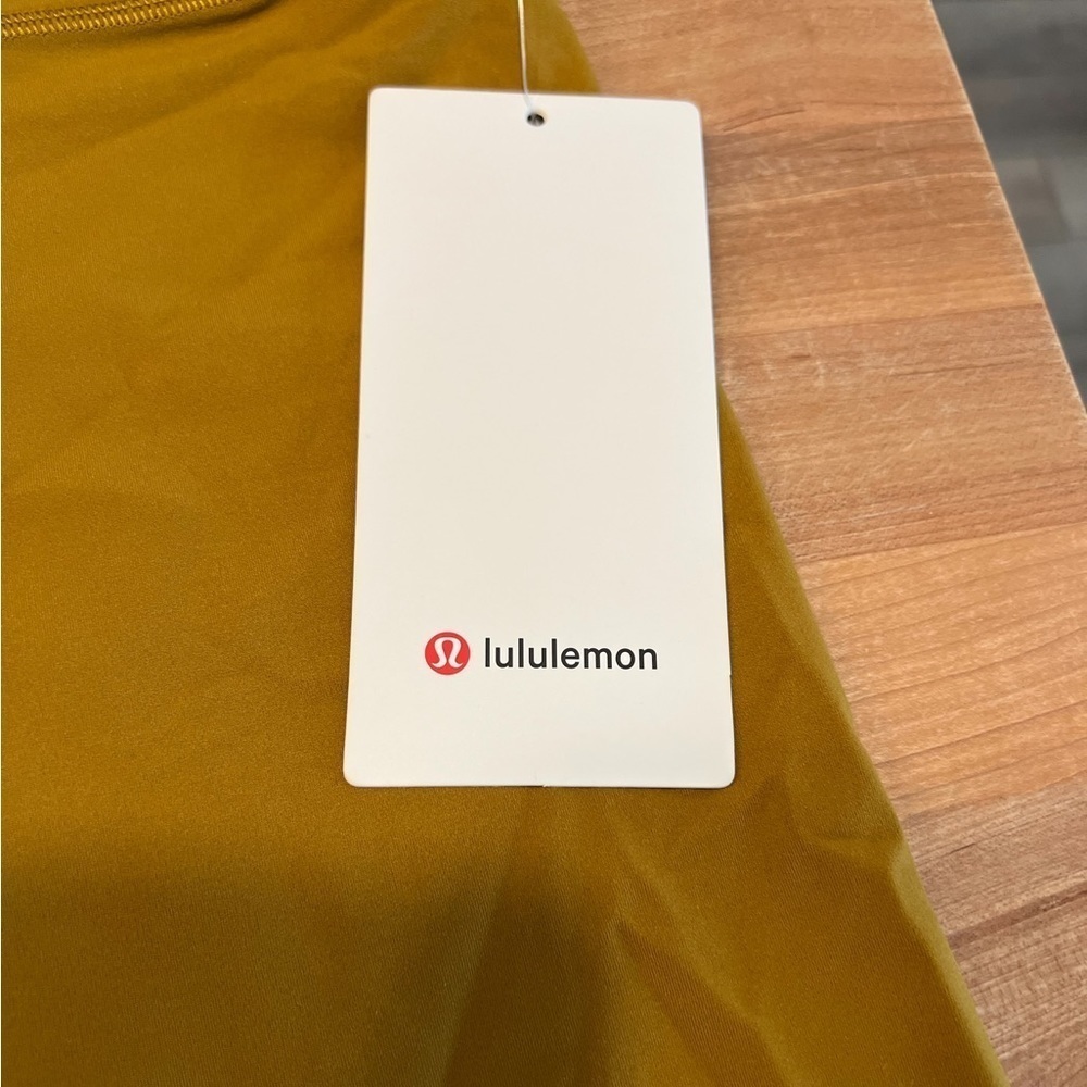 LULULEMON Align™ High-Rise Short 8" Size 20 - Picture 2 of 10